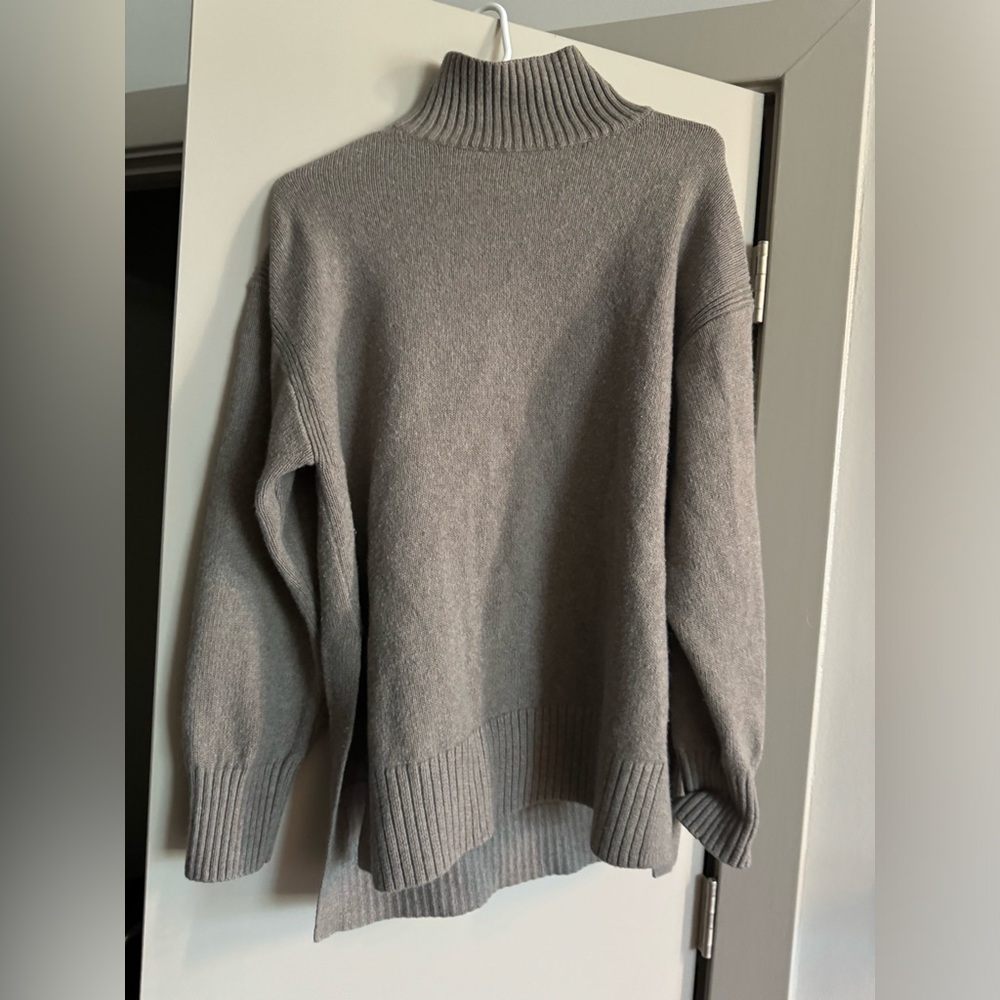 HM BROWN SWEATER
